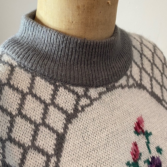 Vintage Floral Knit Sweater | Cottagecore Grey | L / G - Picture 11 of 11